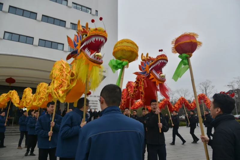 龍騰虎躍春意濃，巨人園區(qū)喜開工